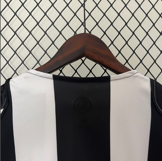 Retro Juventus 04/05 Home Football Shirt Thai Quality