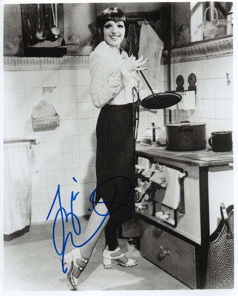 Liza Minnelli 1946- genuine autograph signed Photo Poster painting, 8x10 inch