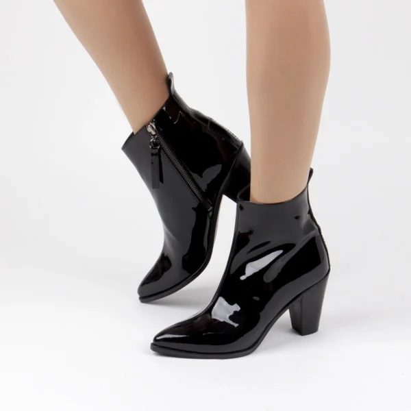 Bottes à lacets pointues noires Flusfy