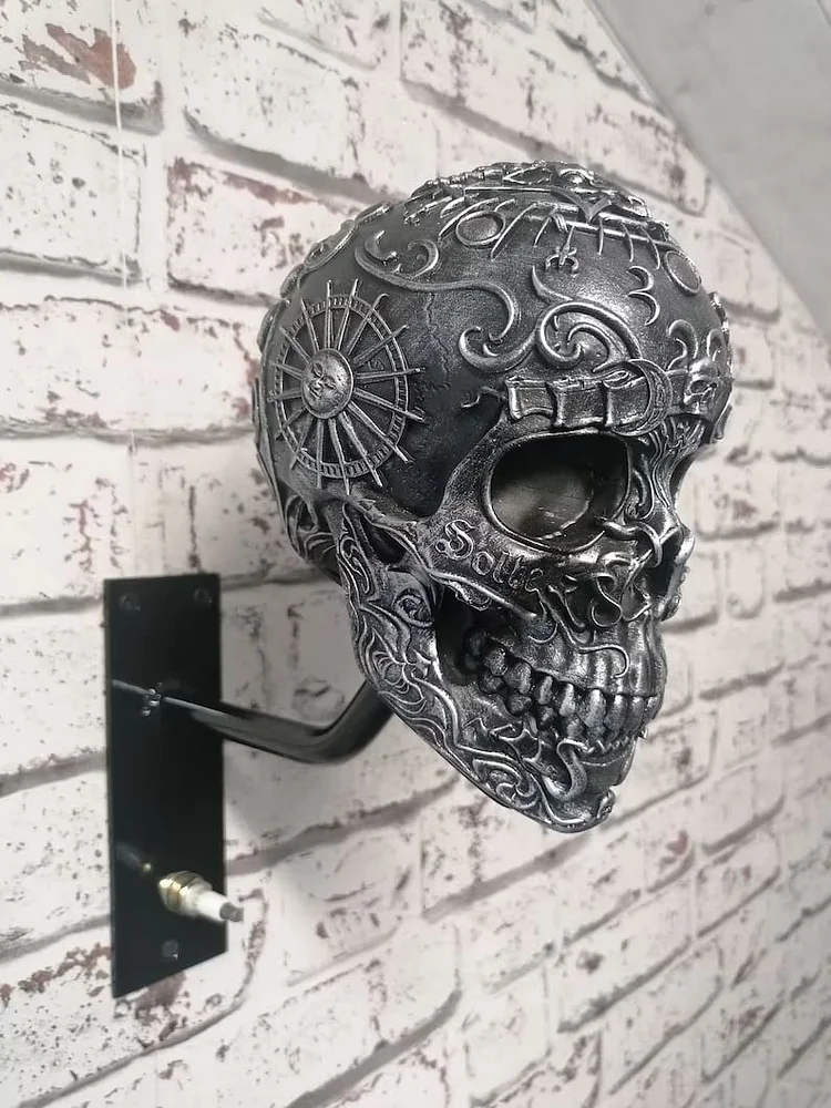 🏴‍☠️Motorcycle helmet and jacket skull holder🎁 