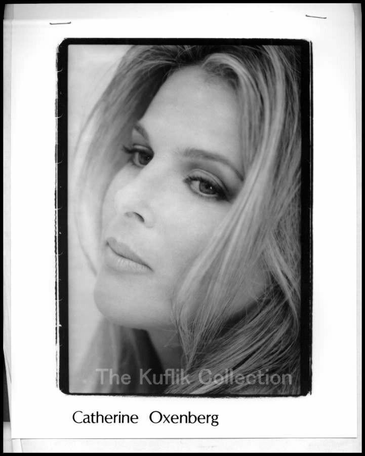 Catherine Oxenberg - 8x10 Headshot Photo Poster painting w/ Resume - Dynasty