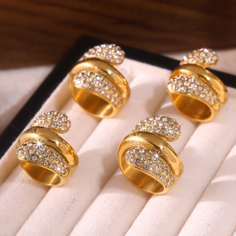 Elegant Luxurious Vacation Geometric Titanium Steel Rhinestones 18K Gold Plated Inlay Rings