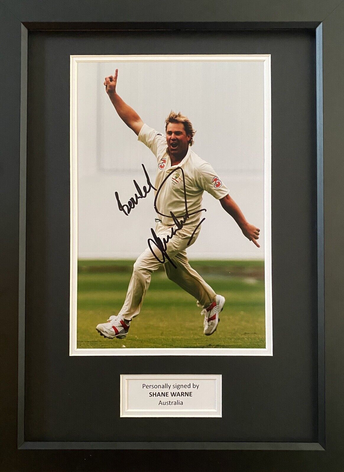 Shane Warne Genuine Hand Signed Cricket Photo Poster painting In A3 Frame Display, Australia