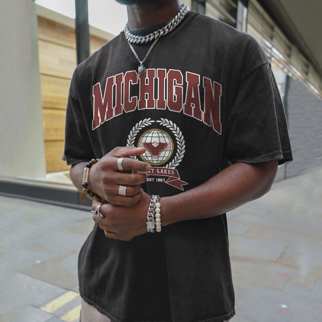 Retro Oversized MICHIGAN Men's T-shirt、、URBENIE
