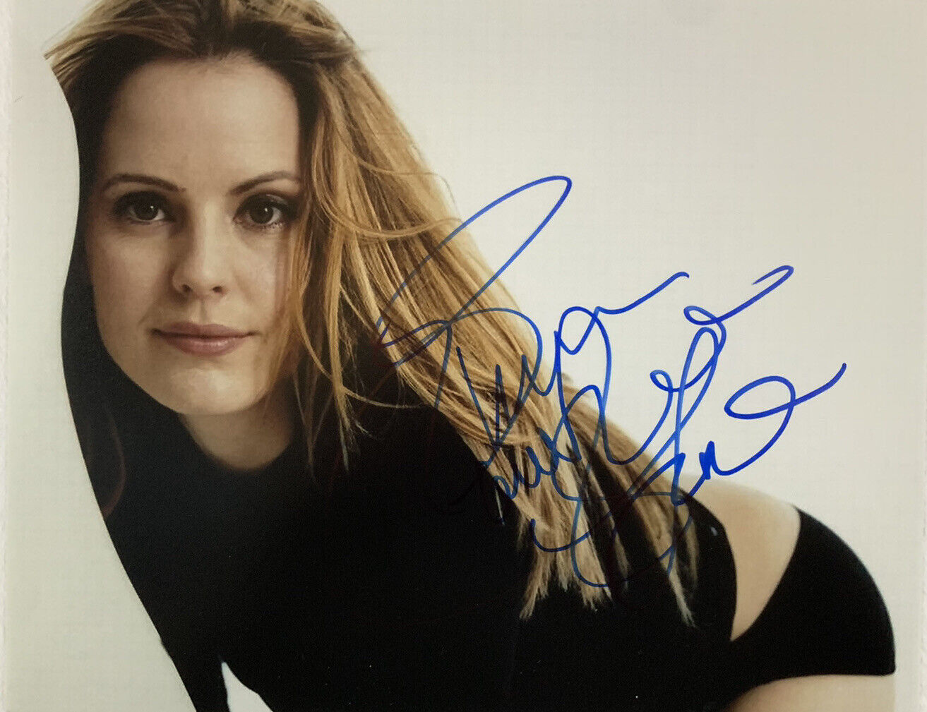 EMMA CAULFIELD HAND SIGNED 8x10 Photo Poster painting SEXY ACTRESS AUTOGRAPH AUTHENTIC COA