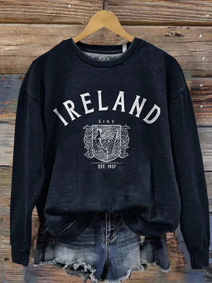 VChics Ireland Art Print Vintage Cozy Sweatshirt