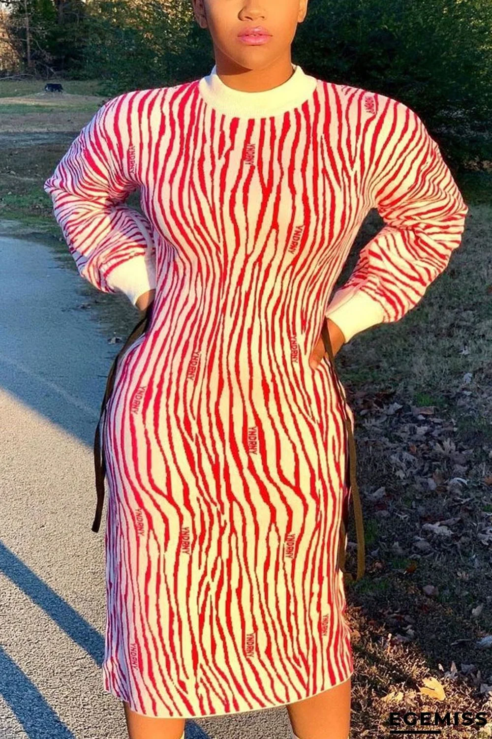 Red Street Print O Neck Long Sleeve Mid Calf Straight Dresses | EGEMISS