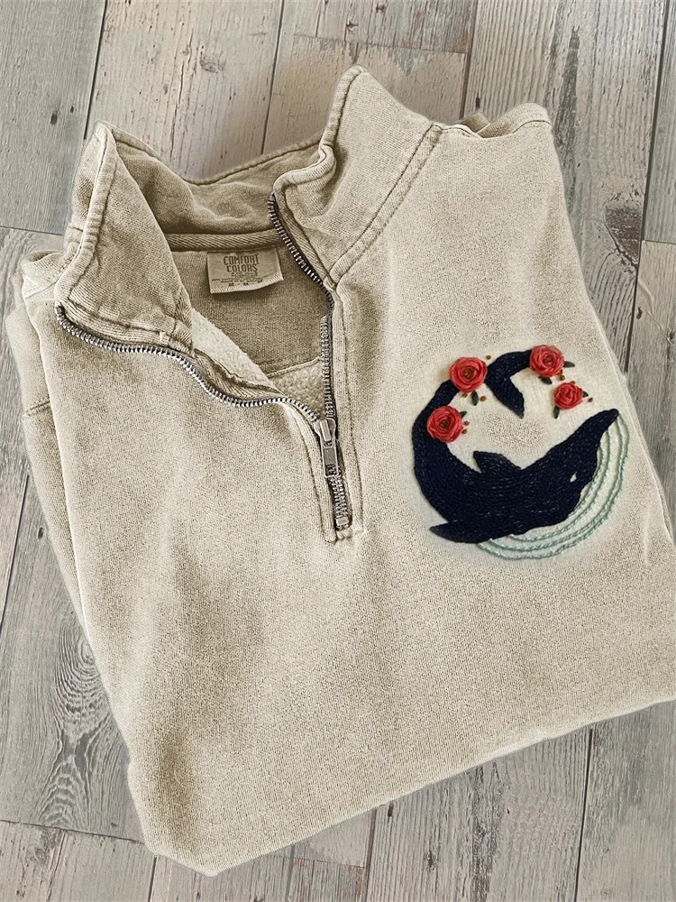 Eleganter Wal mit Rosen-Stickerei-Kunst-Reißverschluss-Sweatshirt