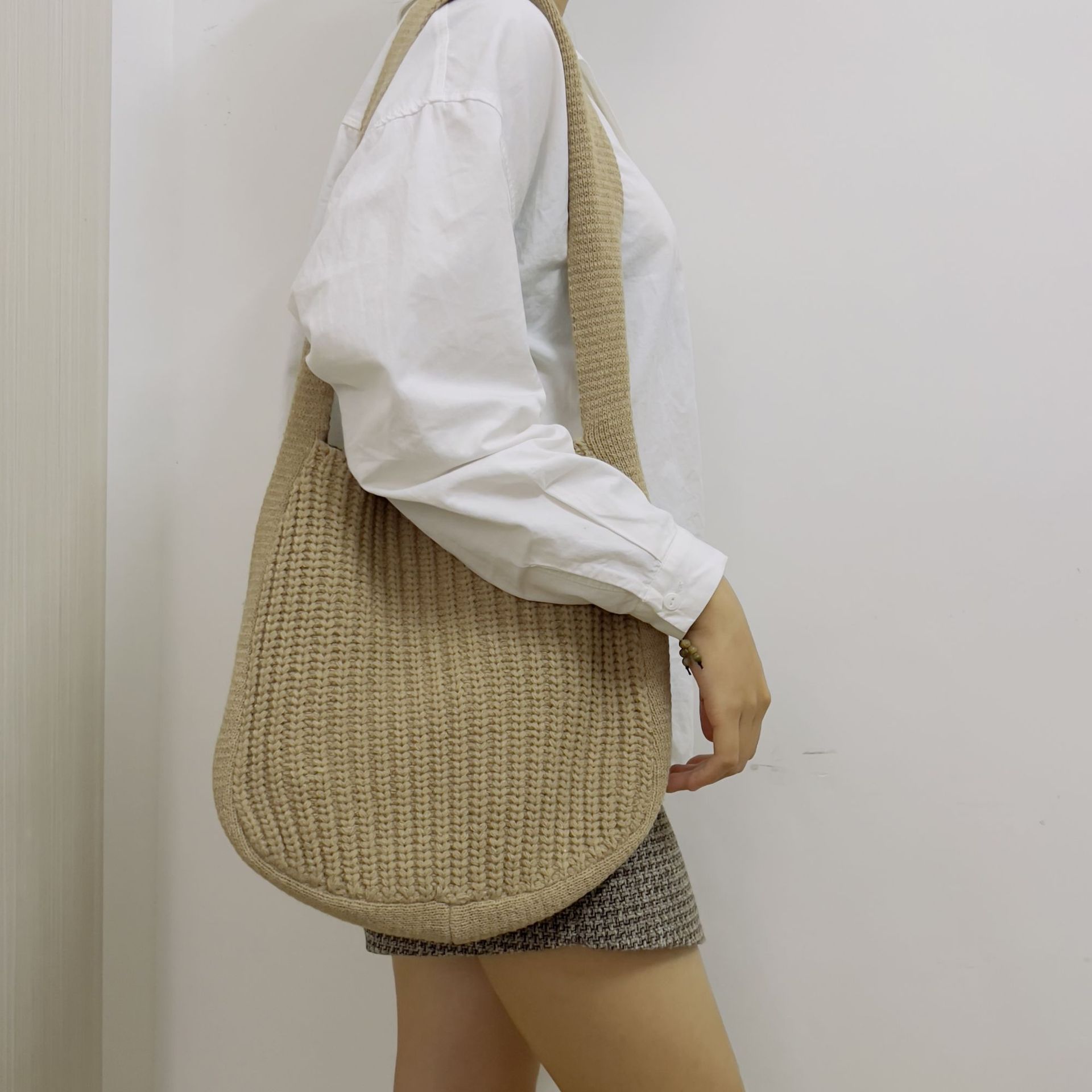 Women's large capacity knitted shoulder bag