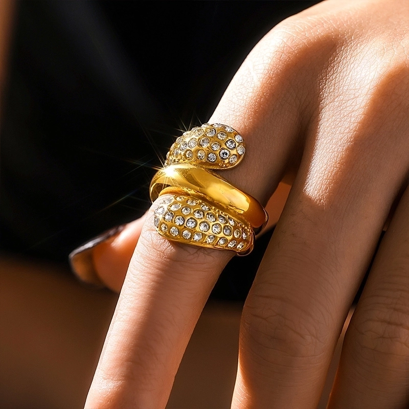 Elegant Luxurious Vacation Geometric Titanium Steel Rhinestones 18K Gold Plated Inlay Rings