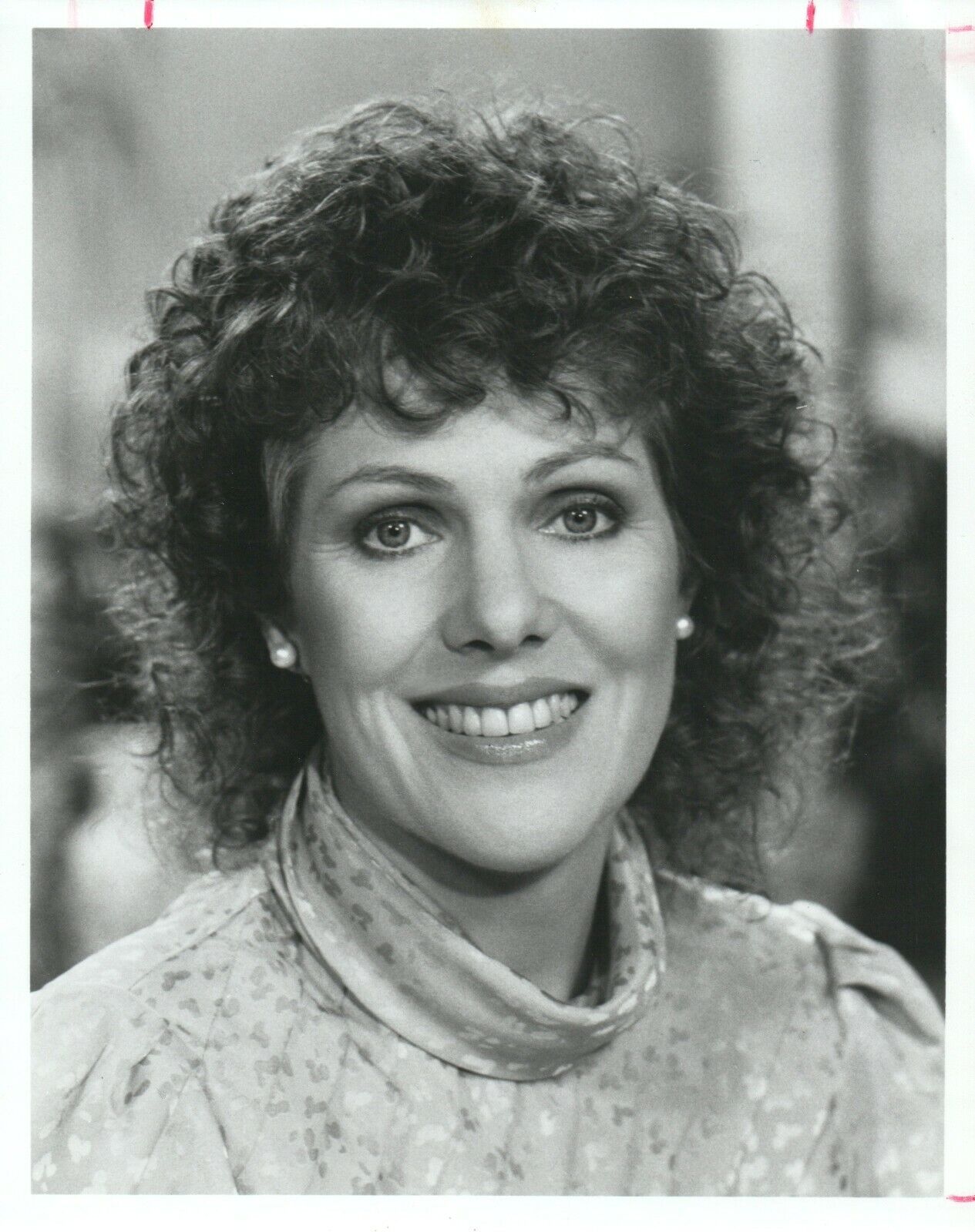 LYNN REDGRAVE Actress 8x10 Promo Press News Photo Poster painting 1984