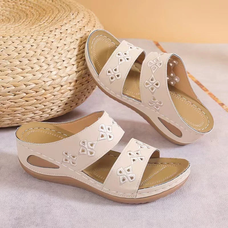 Breakj Breakj And Summer New Slope And Slippers Women's Cool Slippers Embroidered Solid Sand Sand Sandals Casual Suture Shoes