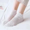 6 paires de chaussettes en dentelle &agrave; motif floral