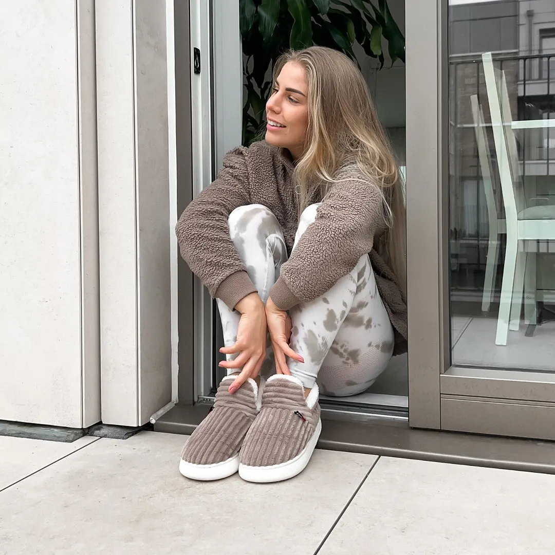 Pluffi | The Cozy & Stylish Slippers