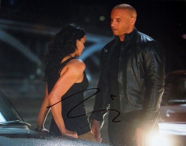 Vin Diesel Signed - Autographed Fast and Furious 8x10 Photo Poster painting -- Dominic Toretto