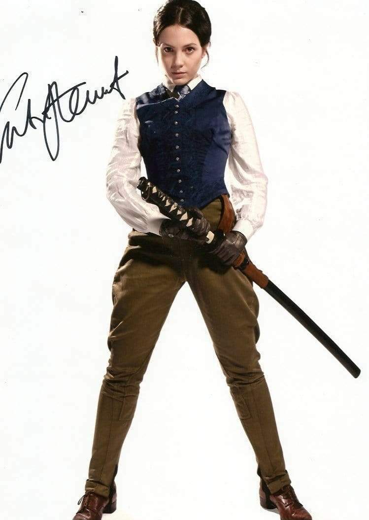 Catrin Stewart ACTRESS autograph, In-Person signed Photo Poster painting