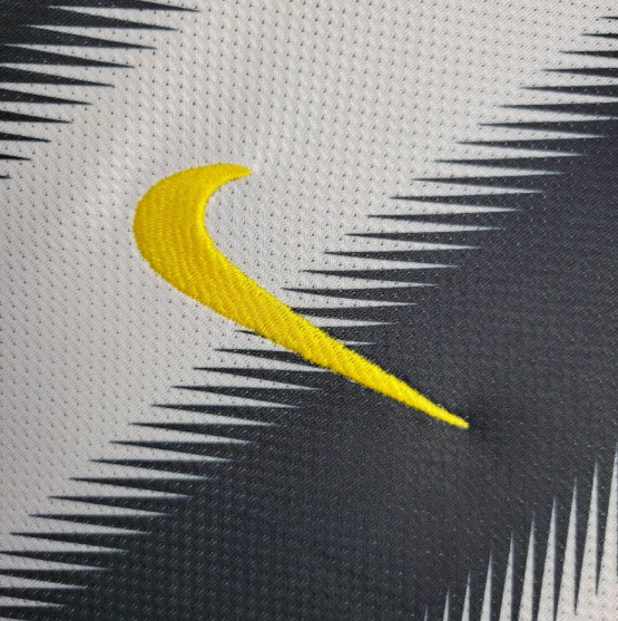 Retro Juventus 2011/2012 Home Football Shirt Thai Quality