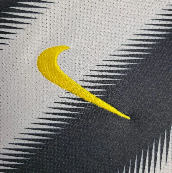 Retro Juventus 2011/2012 Home Football Shirt Thai Quality