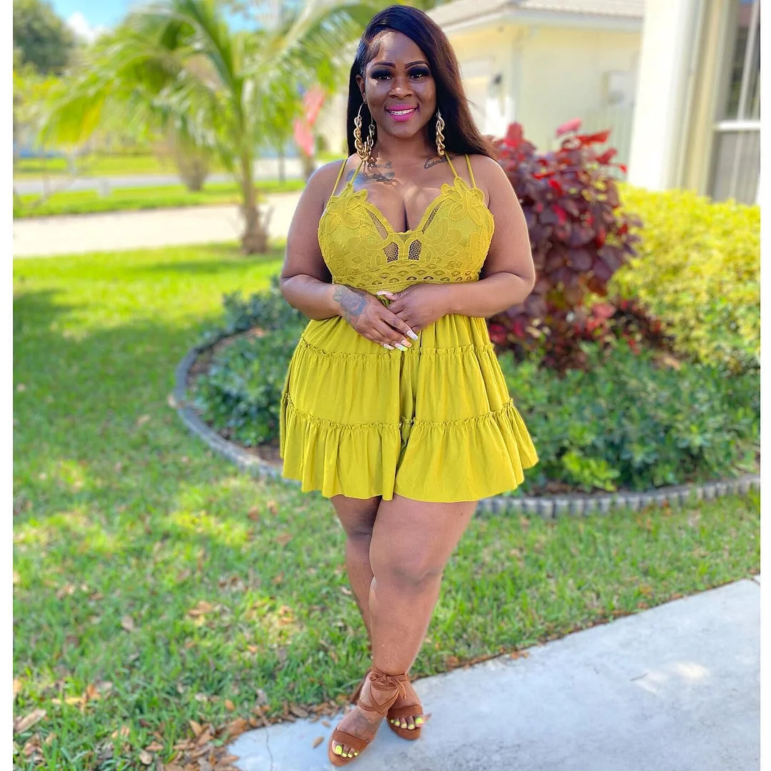 CM.YAYA Plus Size Women Lace Patchwork Spaghetti Strap V-neck Open Back Dresses 2022 Summer Beach Chic Cascading Ruffles Dress