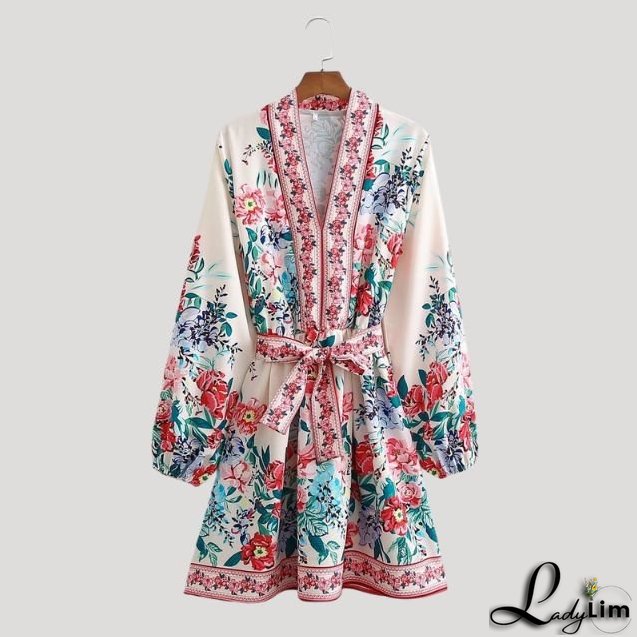 Vintage-inspired and light Dress