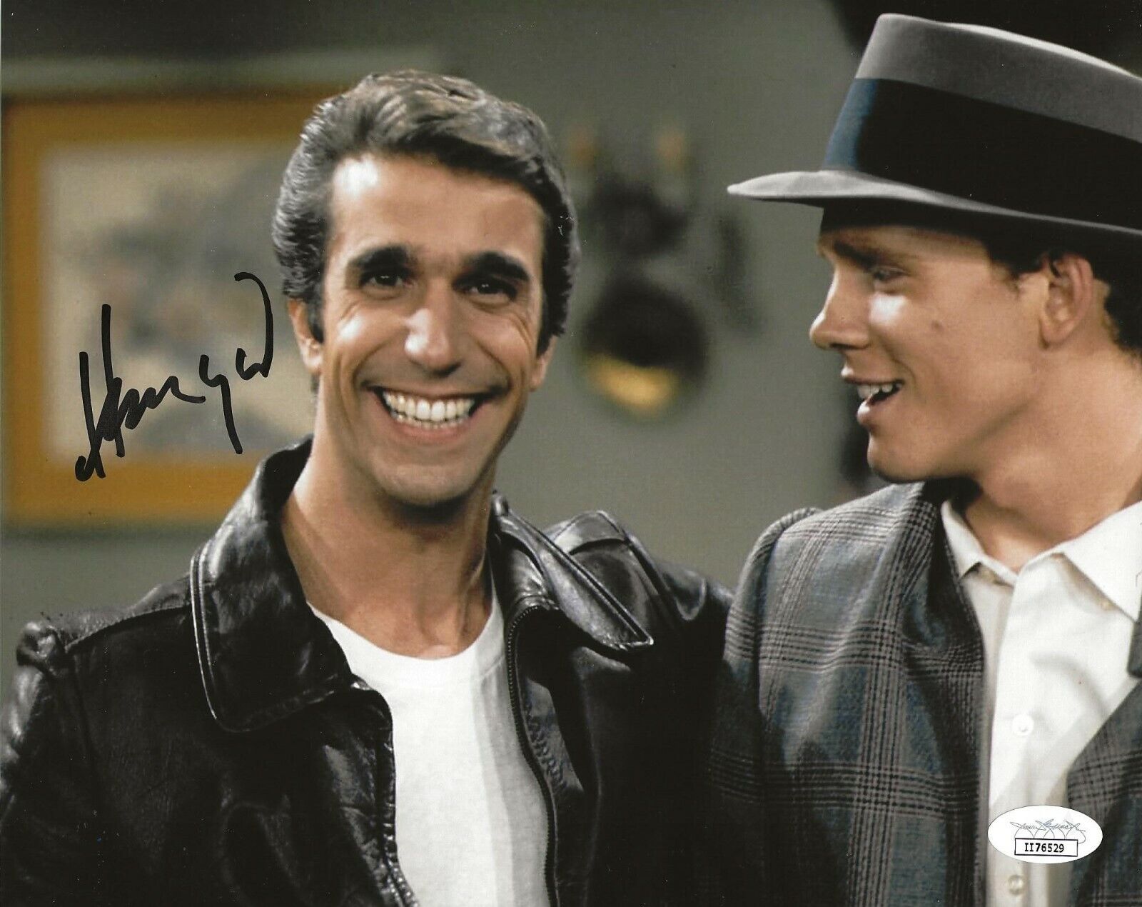 Henry Winkler signed Happy Days 8x10 Photo Poster painting autographed The Fonz JSA
