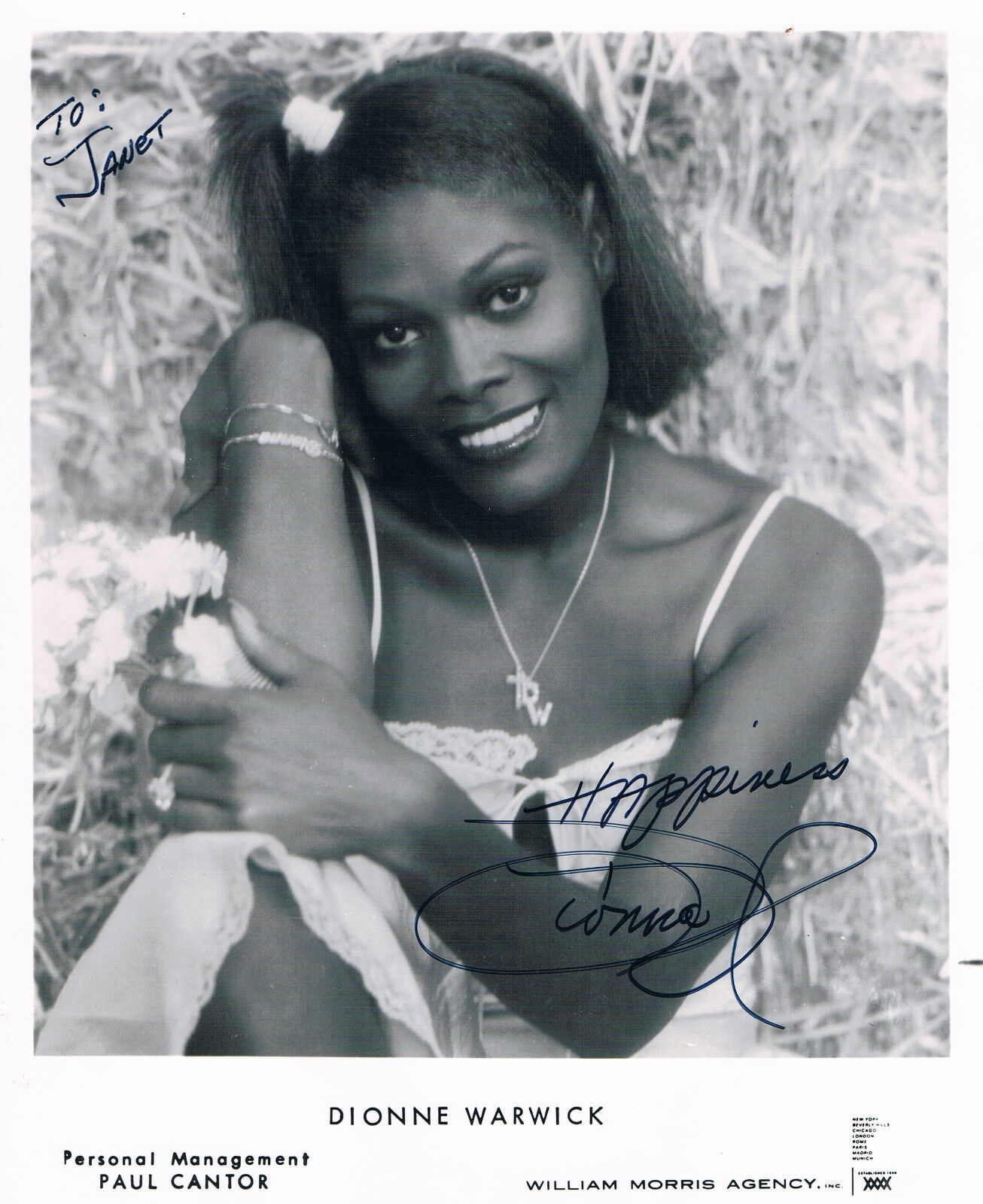 Dionne Warwick 1940- genuine autograph Photo Poster painting 8x10