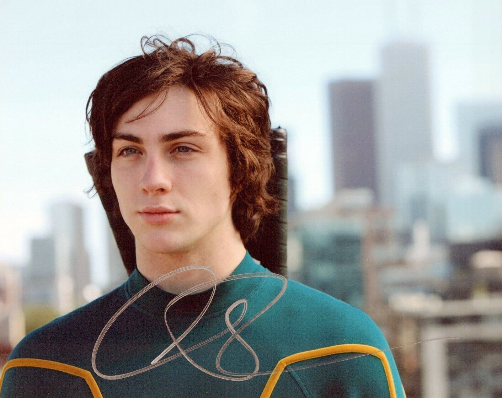 Aaron Taylor-Johnson Kick-Ass autographed Photo Poster painting signed 8x10 #2 Dave Lizewski