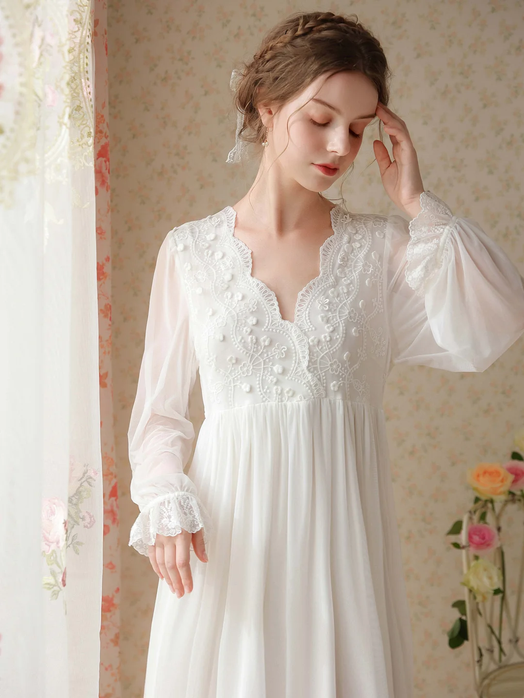 Sweet Princess Vintage French Lace Long Sleeveswhite One-Piece Nightgown
