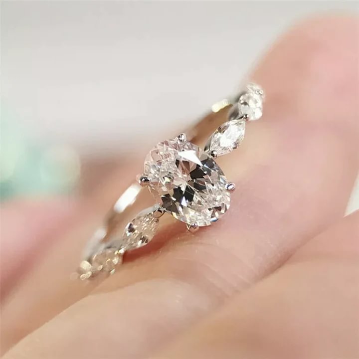 MELODY OVAL DIAMOND ENGAGEMENT RING