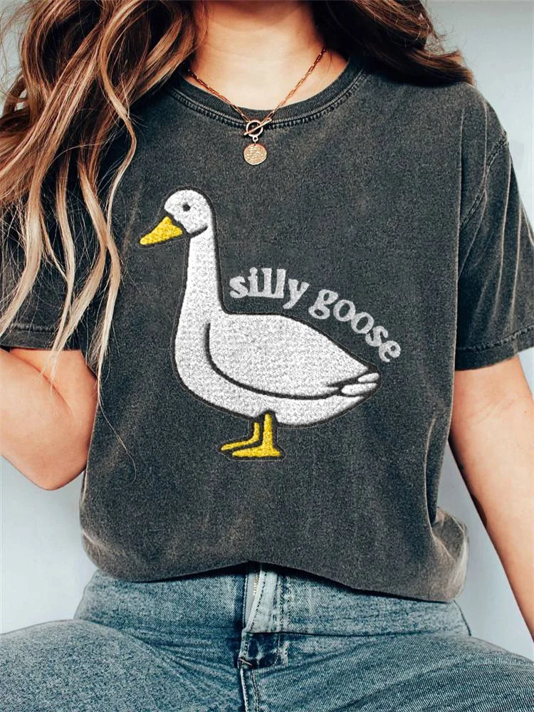 VChics Silly Goose Embroidery Pattern Casual Cotton T-Shirt