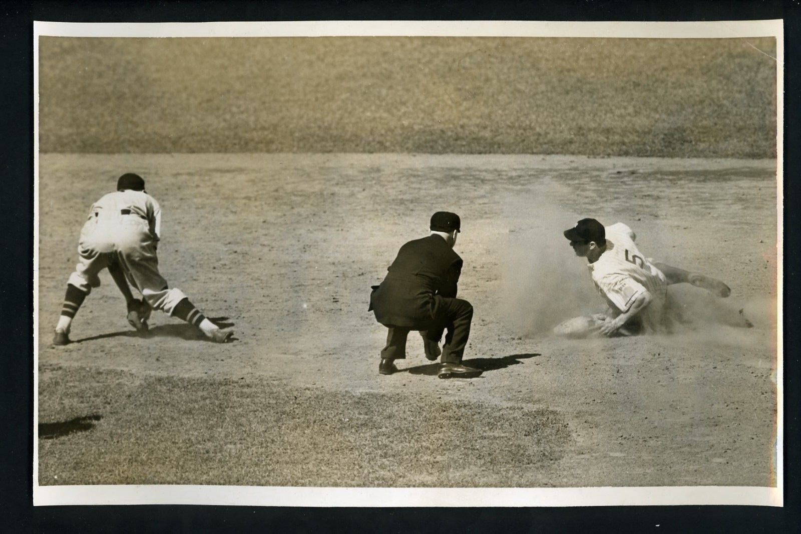 Joe DiMaggio Cecil Travis Bill Grieve 1938 TYPE 1 Press Photo Poster painting Yankees Senators