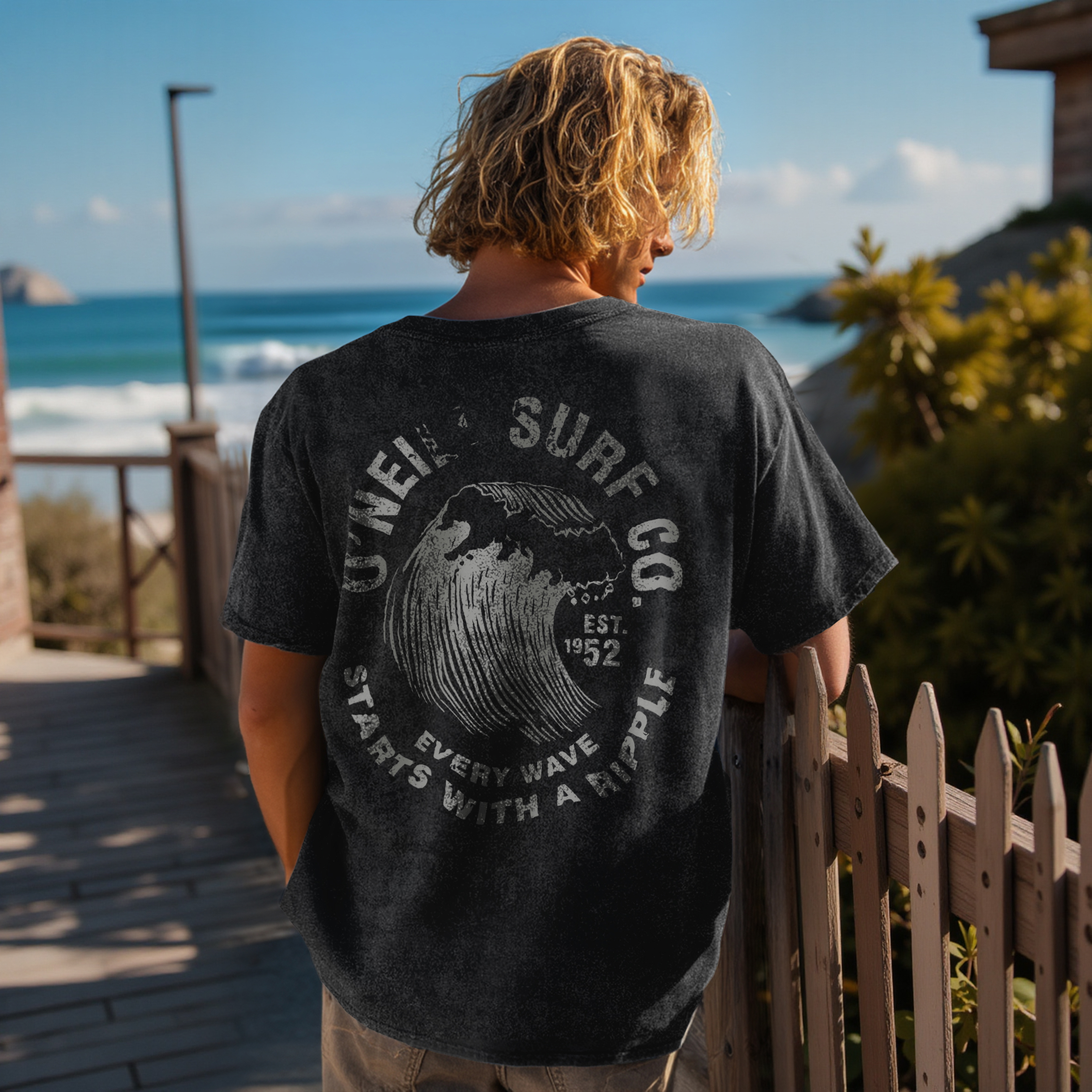 Vintage Surf Graphic T-Shirt For Men - Perfect For Beach And Casual Wear