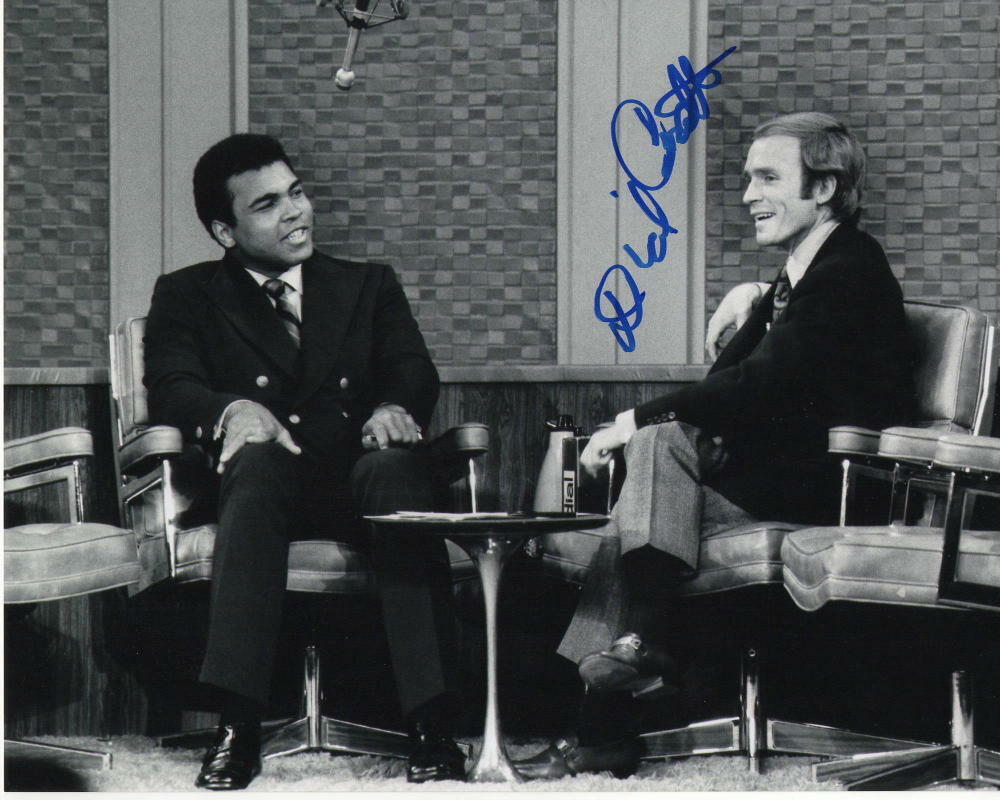 DICK CAVETT SIGNED AUTOGRAPHED 8X10 Photo Poster painting - LEGENDARY HOST, MUHAMMAD ALI