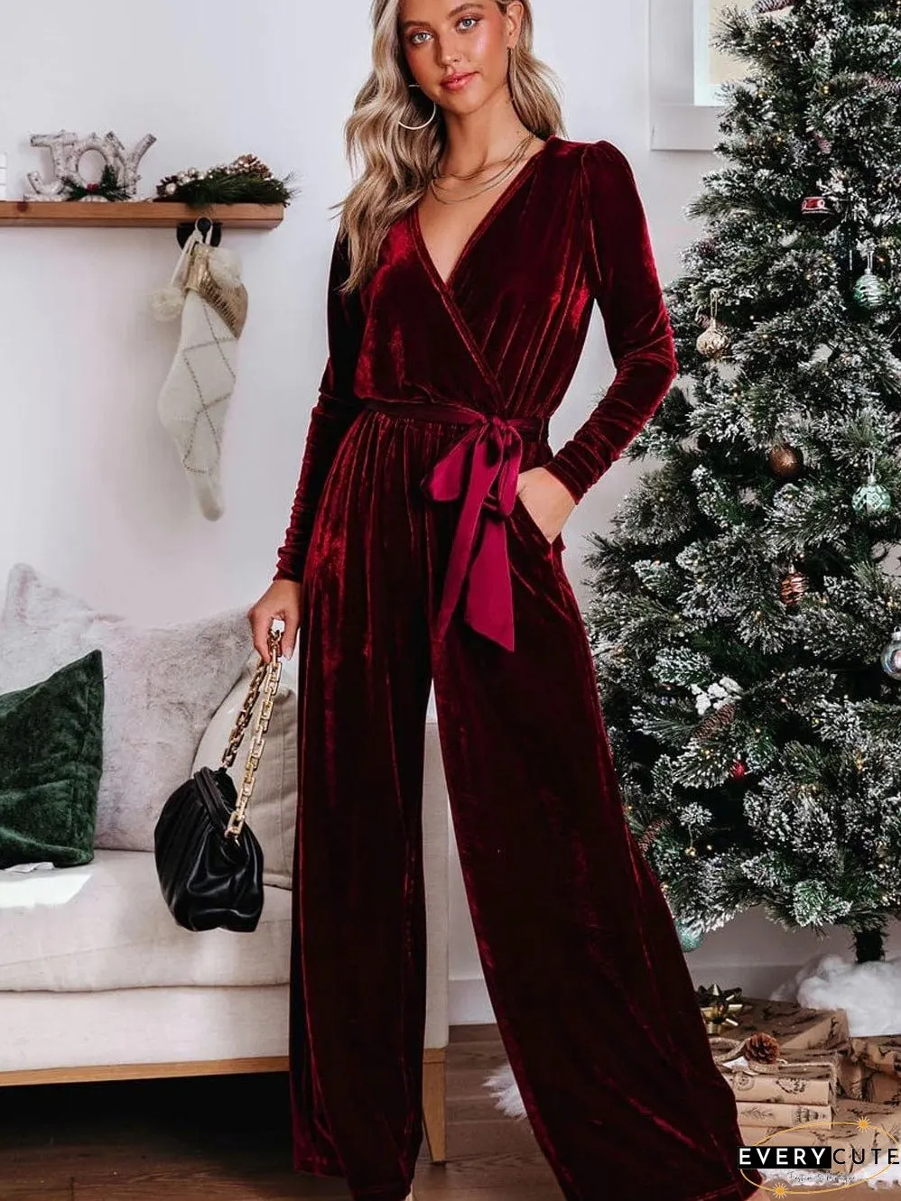 Long Jumpsuit in Velvet: Elegant and Comfortable