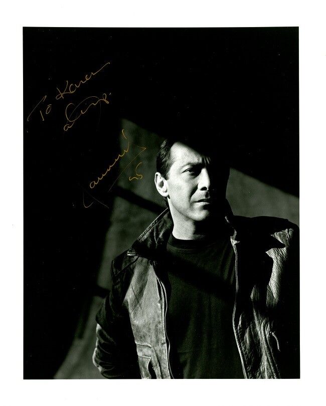 Mystery Entertainer Signed Photo Poster painting - 1995