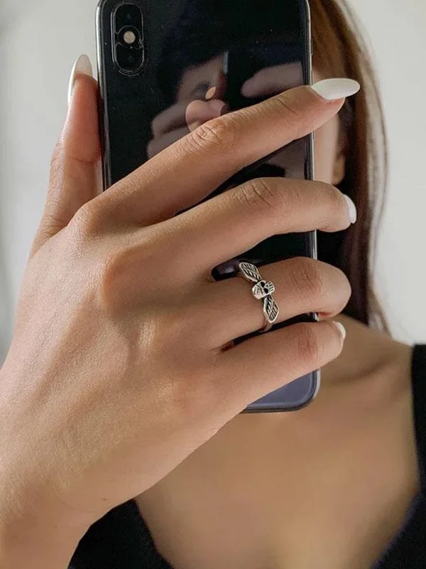 Skull ring