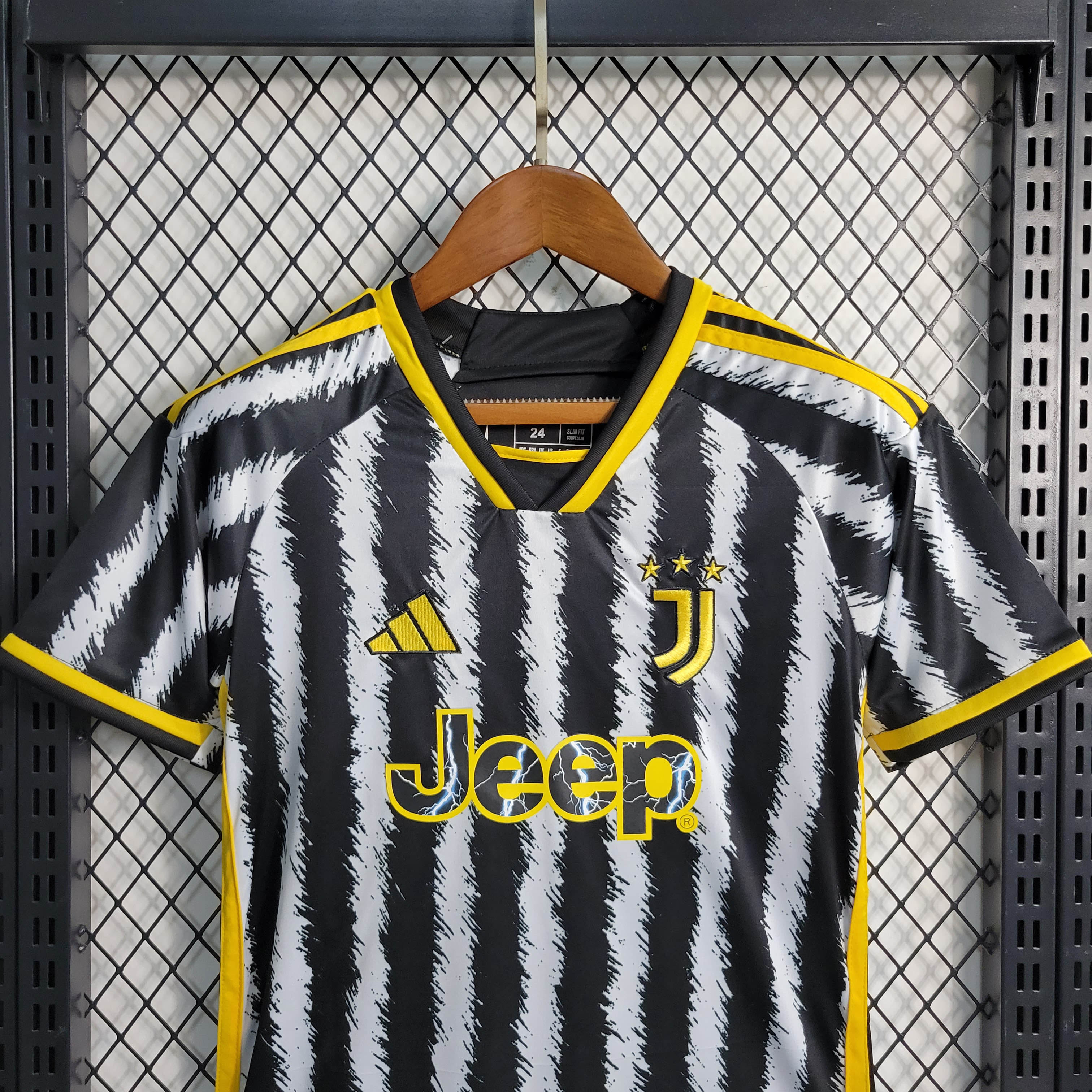 2023/2024 Juventus Goalkeeper Soccer Jersey 1:1 Thai Quality