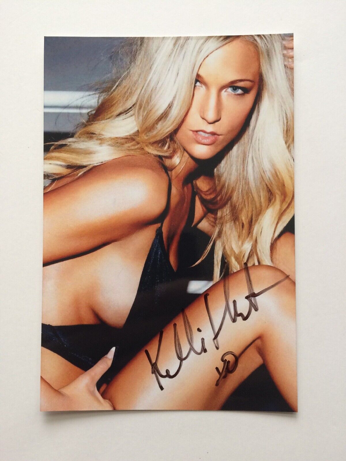 Kelli Hutcherson autograph Photo Poster painting MMA Strikeforce UFC