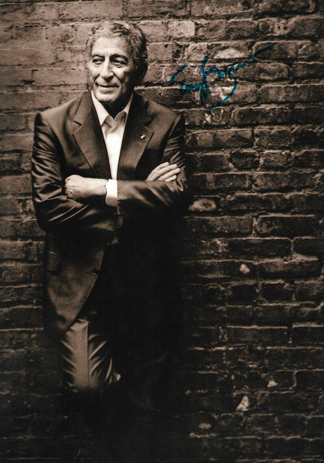 Tony Bennett signed 8x12 inch Photo Poster painting autograph