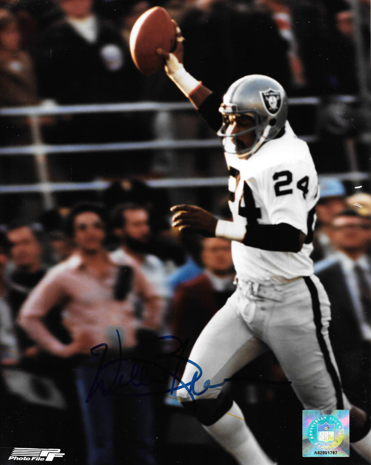 GFA Oakland Raiders * WILLIE BROWN * Signed 8x10 Photo Poster painting COA