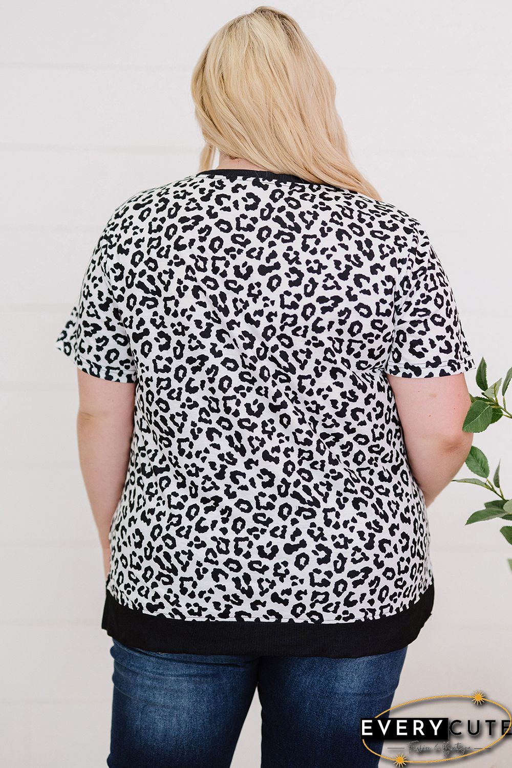 White Leopard Print Round Neck T-shirt with Slits