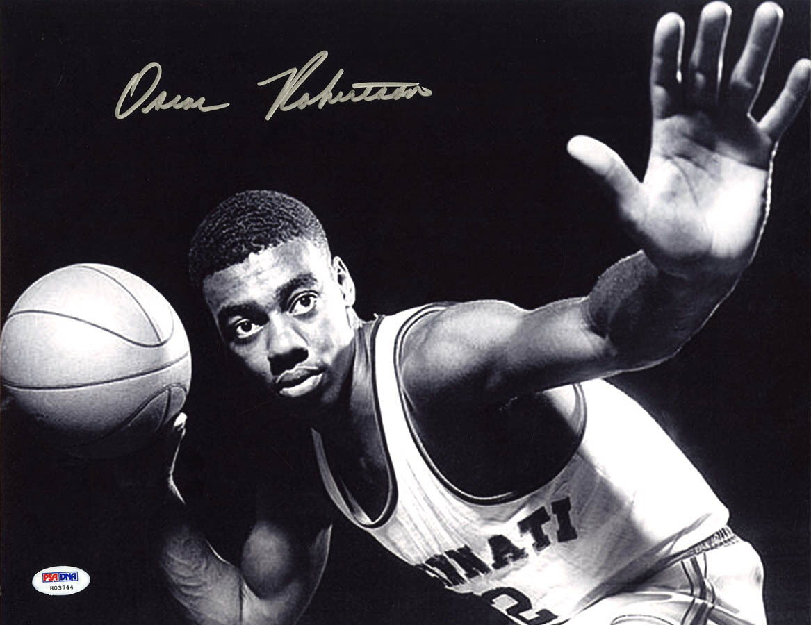 Oscar Robertson SIGNED 11x14 Photo Poster painting Cincinnati FULL SIGNATURE PSA/DNA AUTOGRAPHED