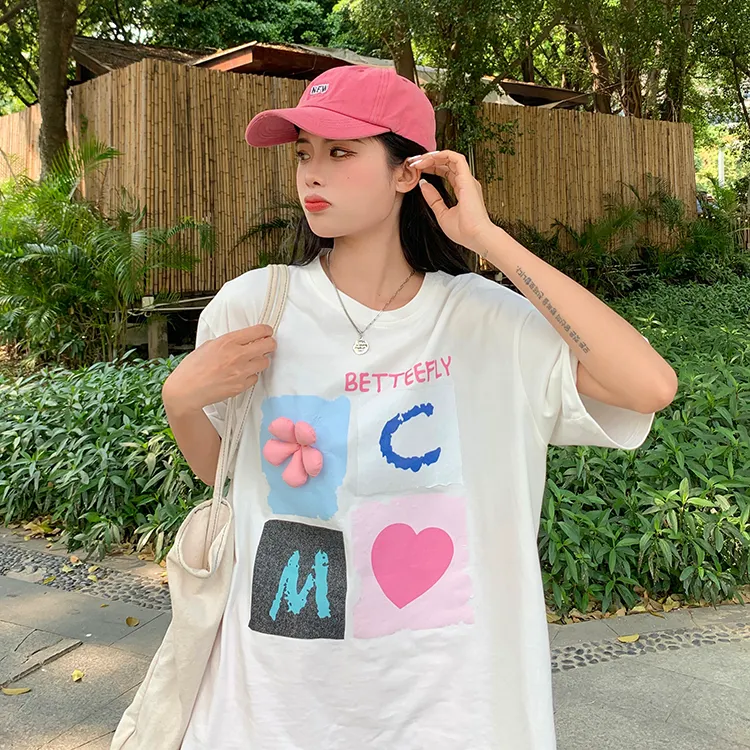 T-shirt With 3D Flowers
