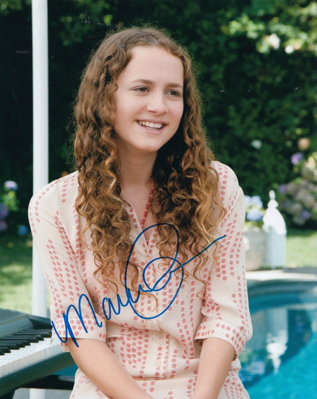 MAUDE APATOW signed (THIS IS 40) Movie ACTRESS 8X10 Photo Poster painting W/COA *SADIE* #6