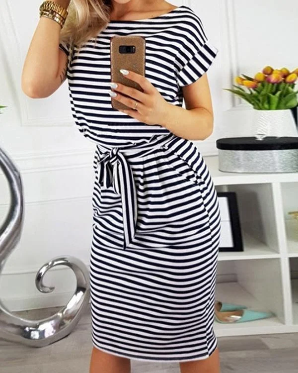 Short Sleeve Stripe Round Neck Lace-up Waist Casual Dress