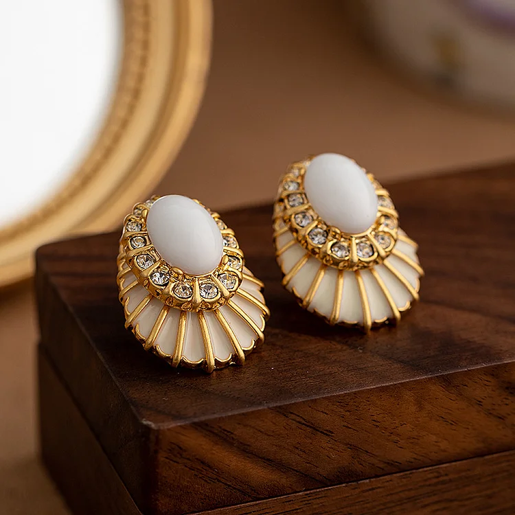 Retro round earrings