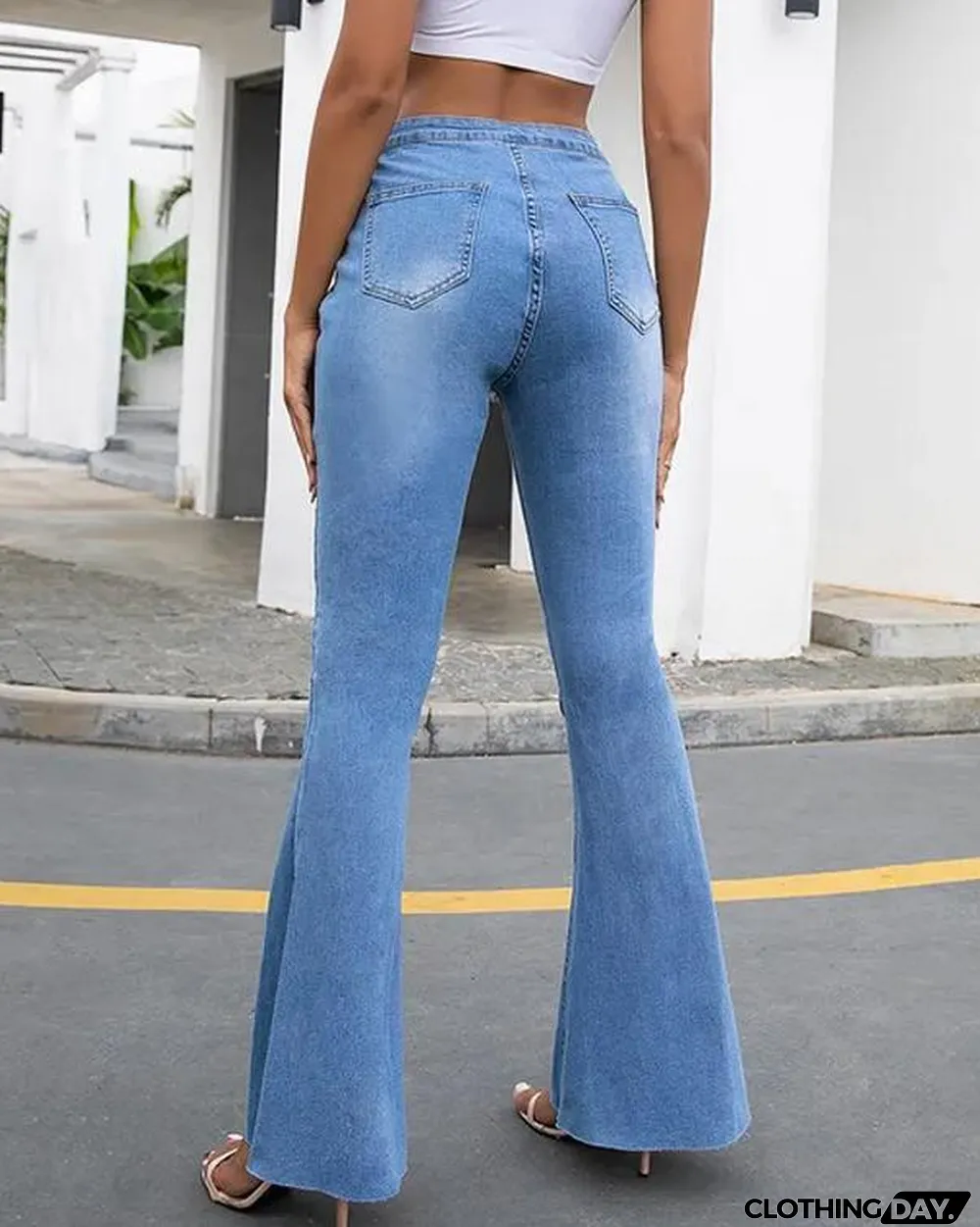 Simple Cut Flare Jeans