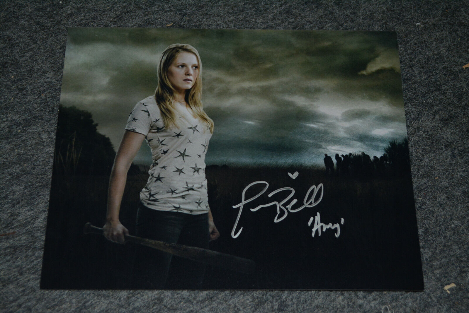 EMMA BELL signed autograph 8x10 (20x25 cm) In Person THE WALKING DEAD