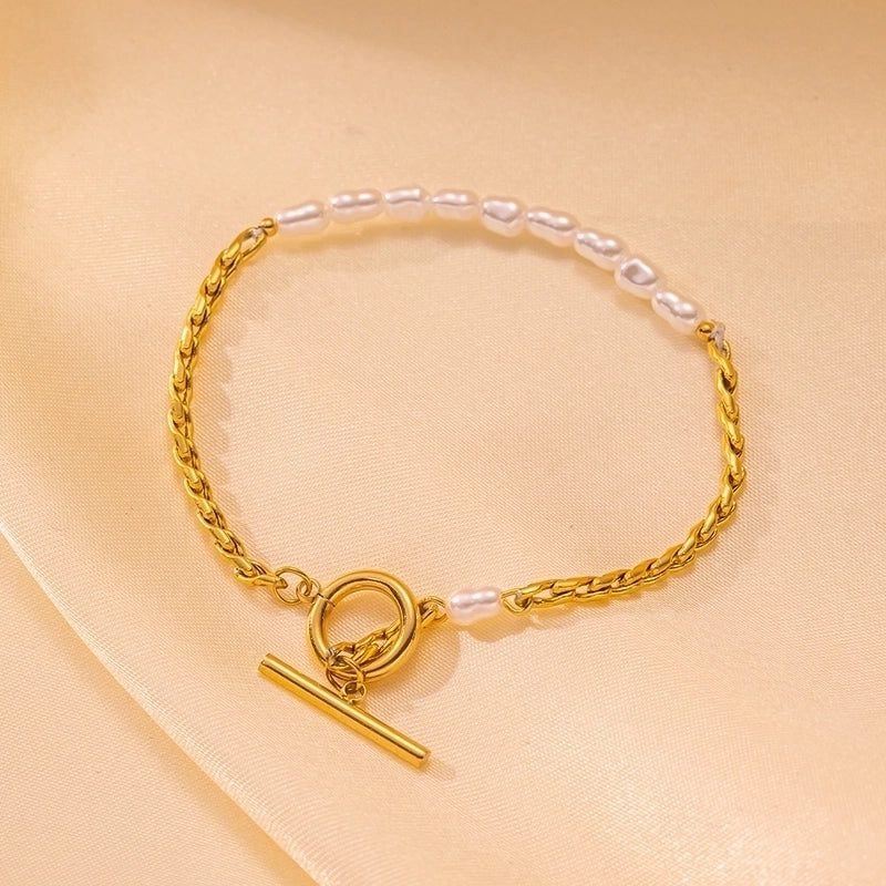 An Elegant 18K Real Gold Stainless Steel Freshwater Pearl Bracelet Is Suitable For Women’s Daily Wear