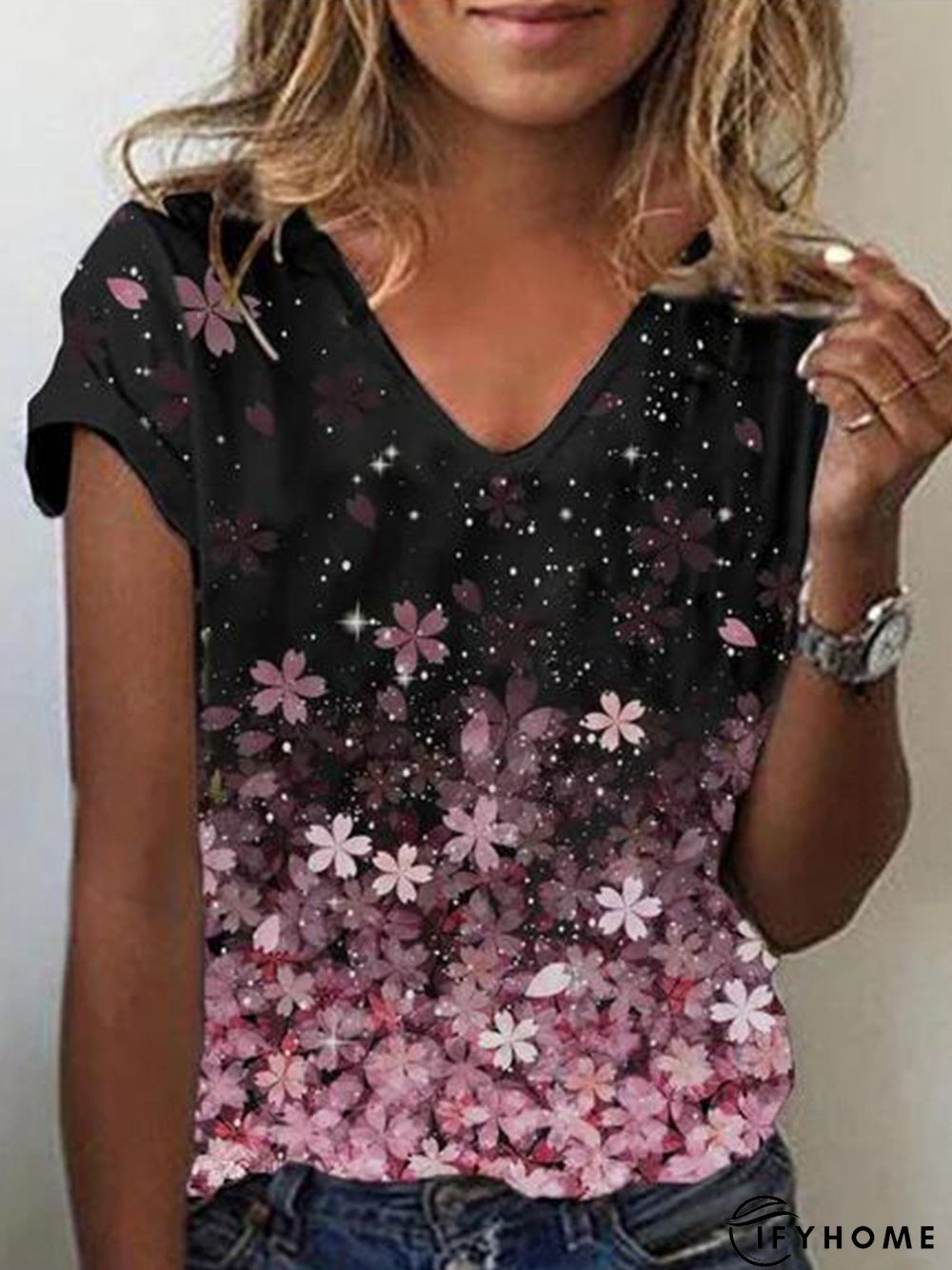 Women's Floral Gradient V Neck Cotton Blend Black Short Sleeve Casual T-shirt | IFYHOME